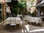 Restaurant atypique dans un village médiéval. en Languedoc-Roussillon