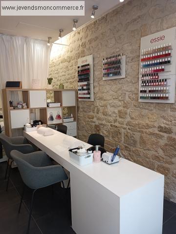 ville de Paris, Île-de-France Salon de coiffure, esthétique à vendre, à louer ou à reprendre 